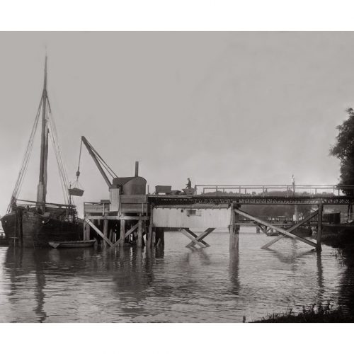 Photo d'époque Sur l'eau n°71 - chargement marchandises bord de la Garonne