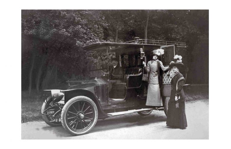 Photo d'époque Automobile n°81 - balade en voiture en 1913