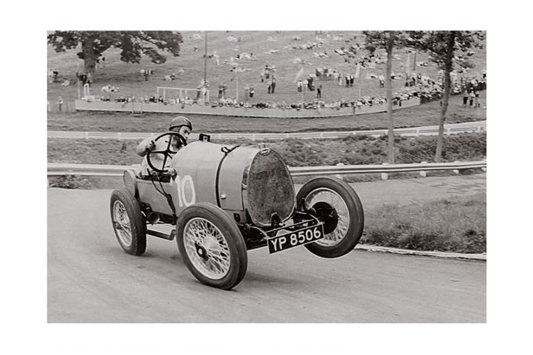 Photo d'époque Automobile n°82 - voiture Bugatti Type 13 Brescia - course Angleterre