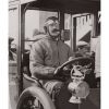 Photo d'époque Automobile n°84 - William Harvey Du Cros - gagnant de la course des taxis à Brooklands en Angleterre - Photographe Victor Forbin