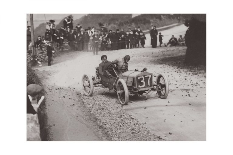 Photo d'époque Automobile n°87 - Sir Julian Orde lors du Tourist Trophy - Ile de Man - 1904 - Photographe Victor Forbin