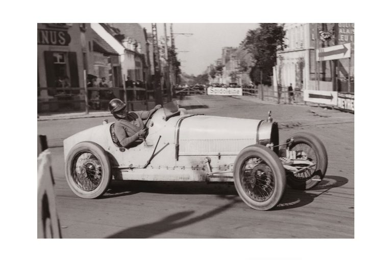 Photo d'époque Automobile n°88 - Ivy Cummings - Bugatti - Grand Prix de Boulogne - août 1926 - Photographe Victor Forbin