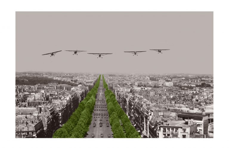 Photo d'époque Dans les airs couleur n°14 - défilé 14 juillet Paris