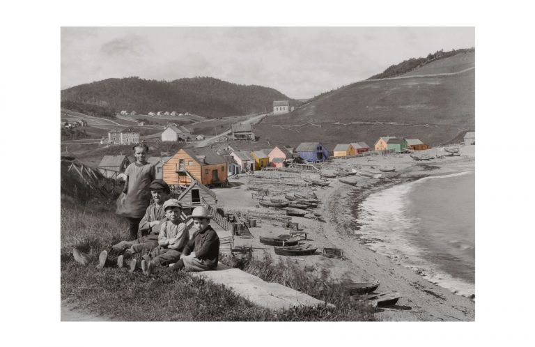 Photo d'époque Mer couleur n° 33 - enfants en bord de mer