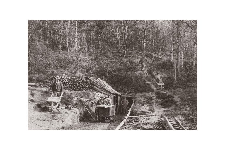 Photo d'époque métiers n°63 - Mine de Plomb Forêt de Huelgoat