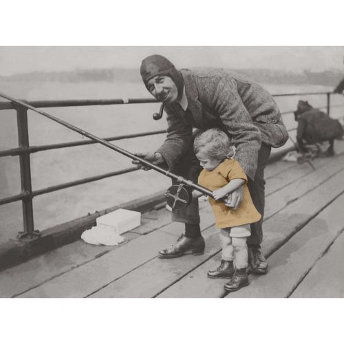 Photo d'époque tendre enfance couleur n°16 - pêche - photographe Victor Forbin